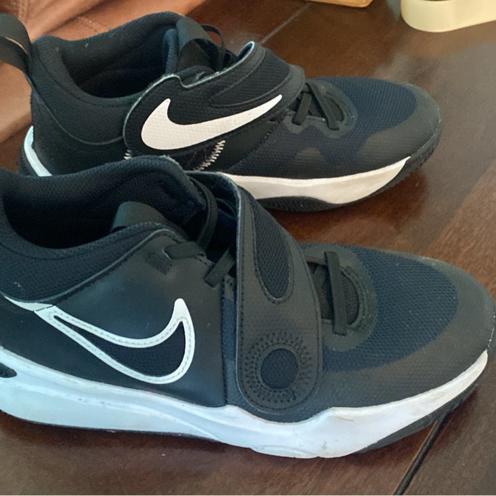 Nike Kids Black and White Sneakers Worn once